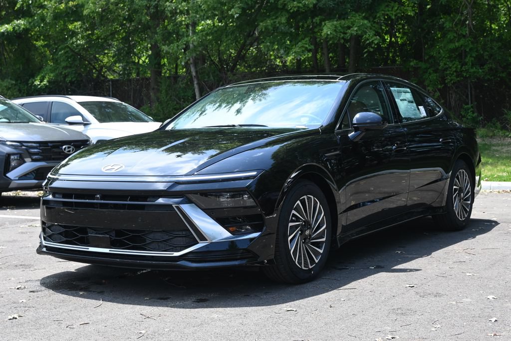 New 2026 Hyundai Sonata Limited FWD image 2