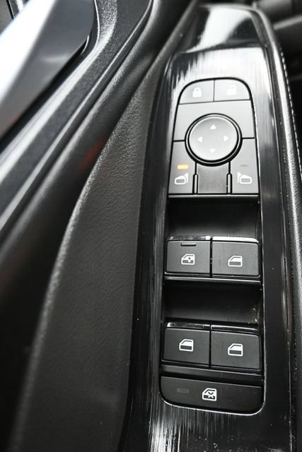 Used 2024 Nissan Rogue SV FWD image 23