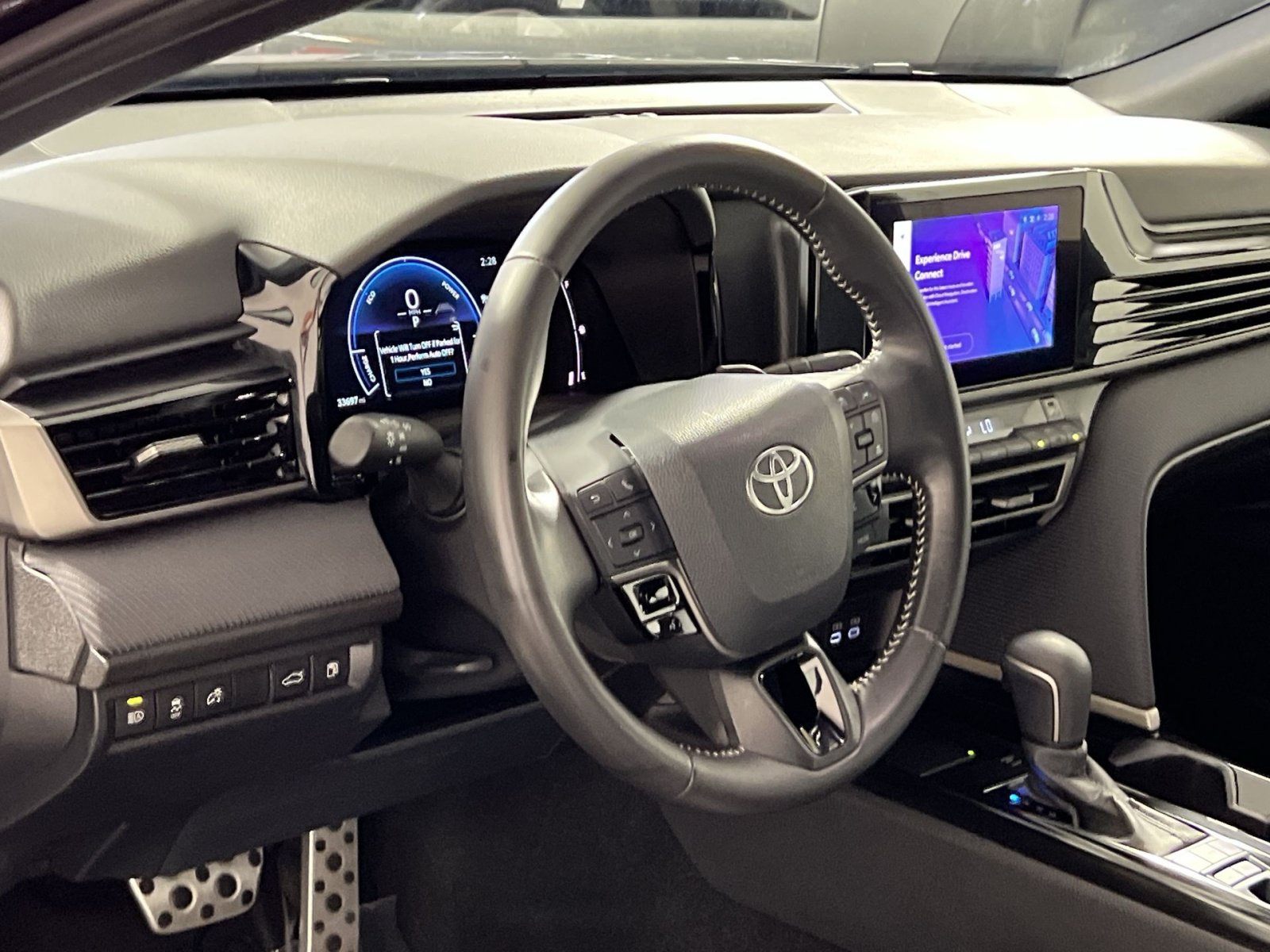 Used 2025 Toyota Camry SE FWD image 17