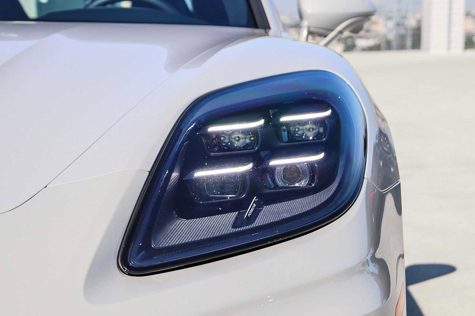 Used 2025 Porsche Panamera 4 image 4