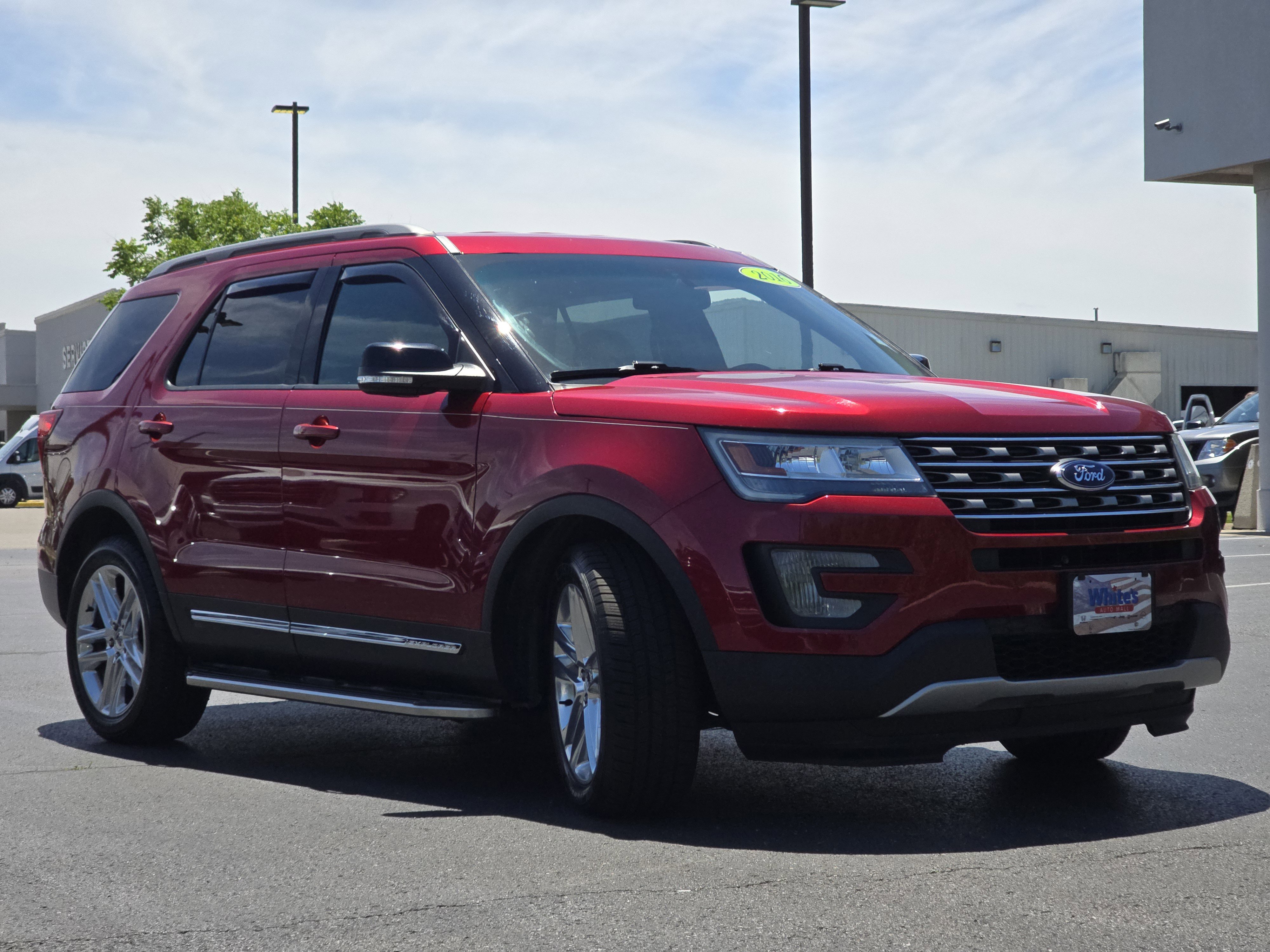 Used 2016 Ford Explorer XLT w/ Equipment Group 202A FWD image 12