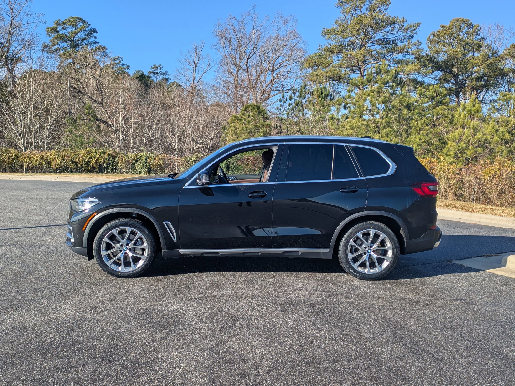 Used 2023 BMW X5 xDrive40i w/ Parking Assistance Package image 8