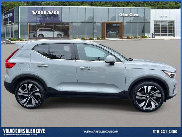 Used 2025 Volvo XC40 B5 Plus w/ Protection Package Premier image 3