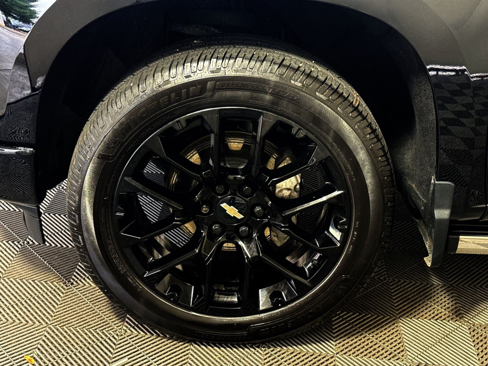 Used 2024 Chevrolet Silverado 1500 High Country w/ High Country Premium Package AWD/4WD image 12
