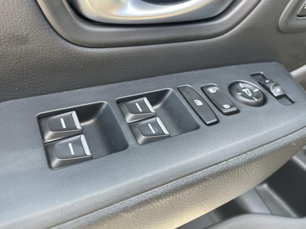Used 2025 Honda Pilot EX-L image 14