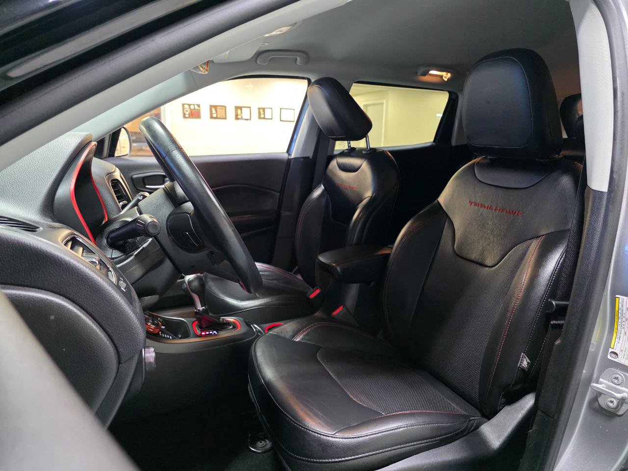 Used 2019 Jeep Compass Trailhawk w/ Leather Interior Group AWD/4WD image 15