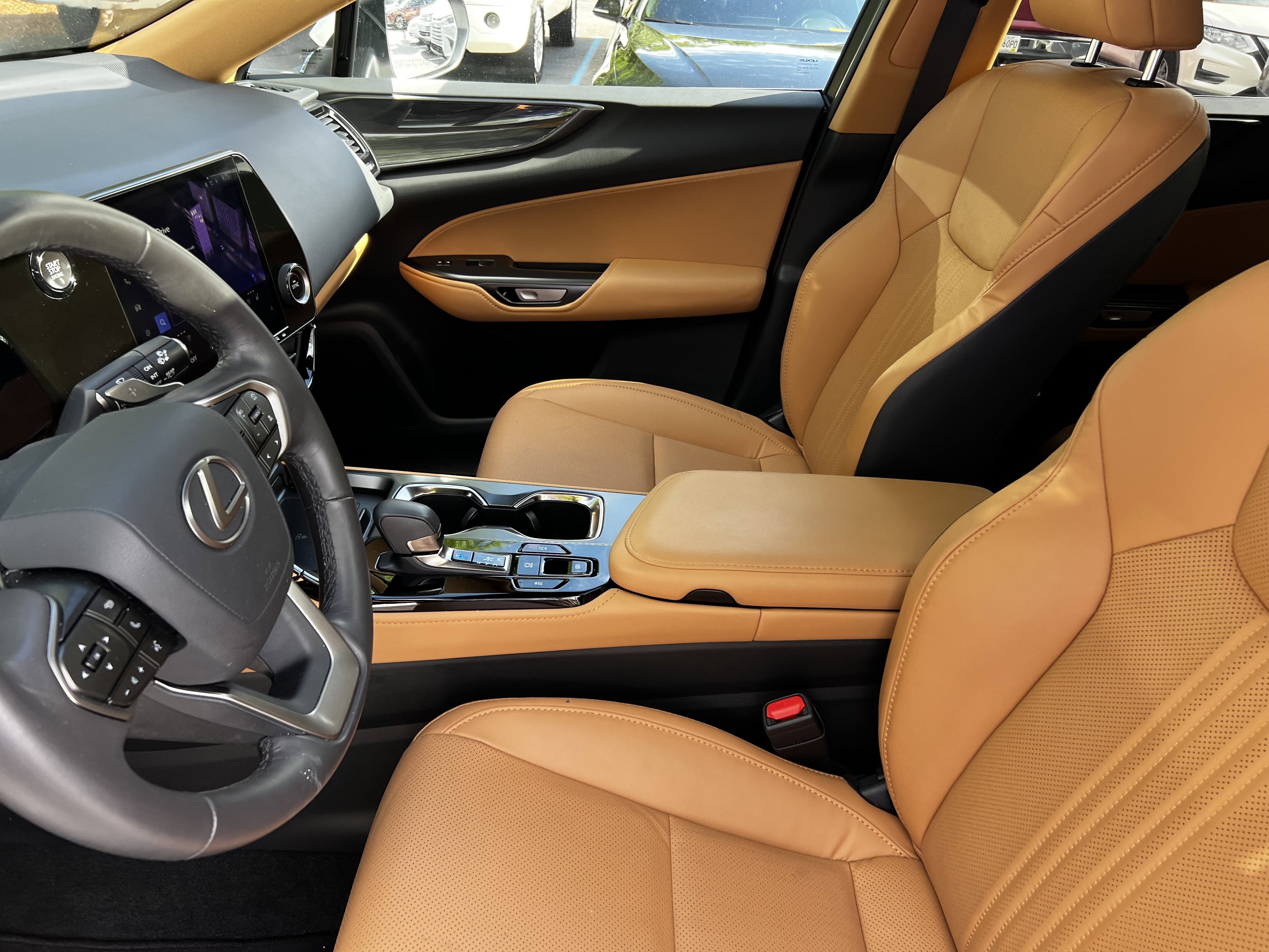 Used 2025 Lexus NX 250 FWD w/ Towing Package (2000 Lbs) image 32