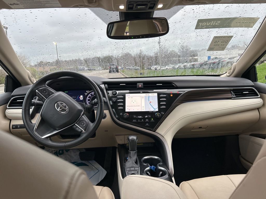 Used 2020 Toyota Camry XLE w/ Navigation Package image 5