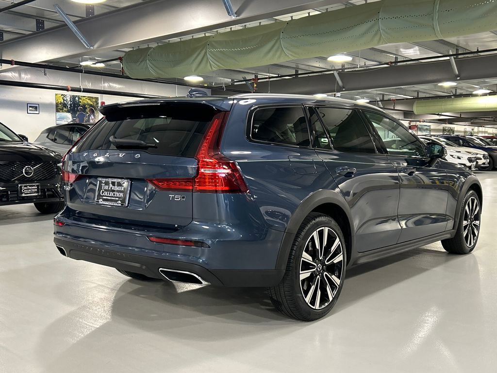 Used 2020 Volvo V60 T5 Cross Country w/ Protection Package AWD/4WD image 2