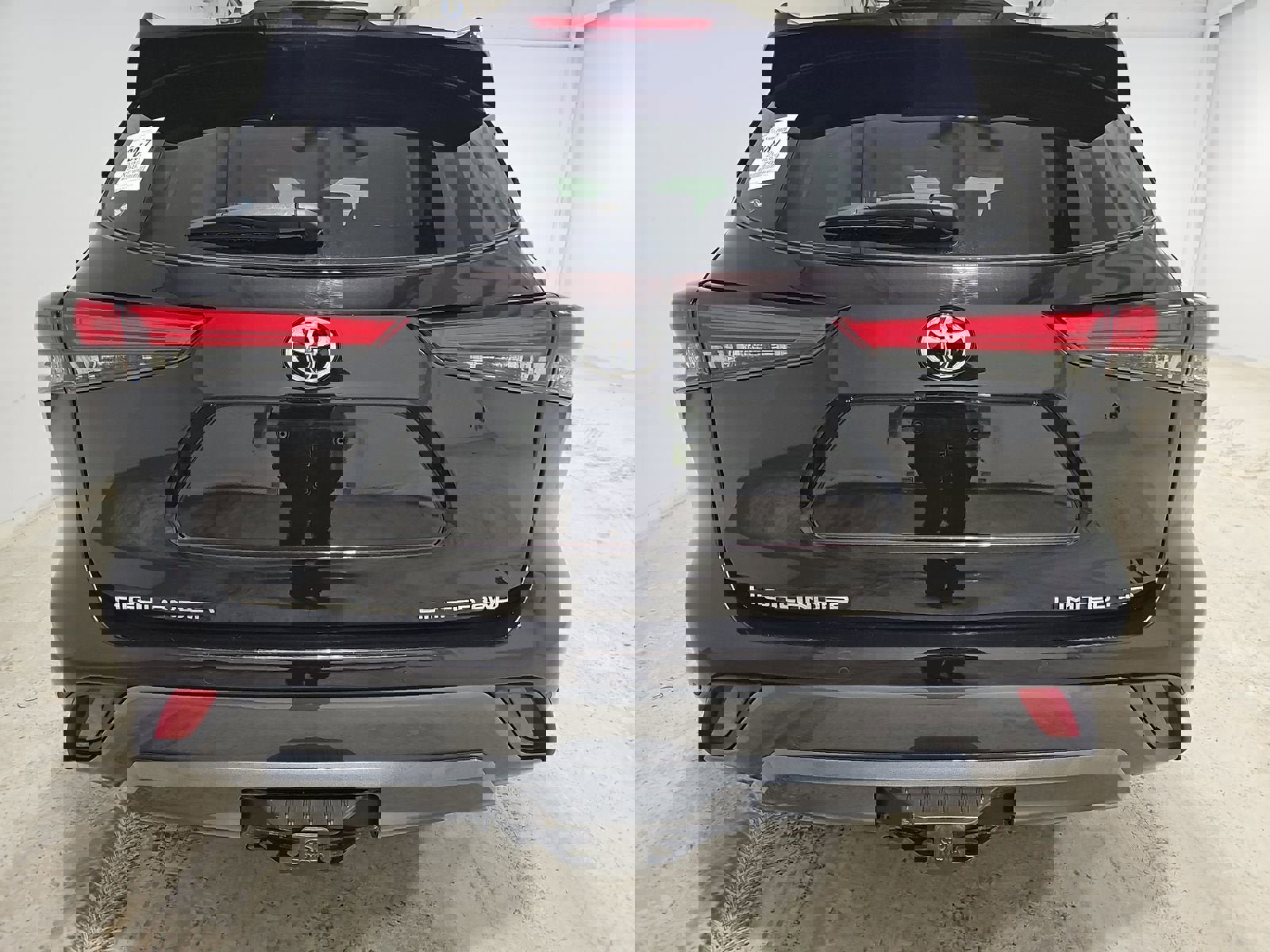 Used 2022 Toyota Highlander Limited image 4