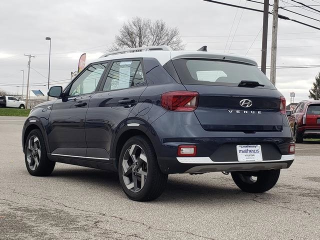 Used 2022 Hyundai Venue Limited image 3