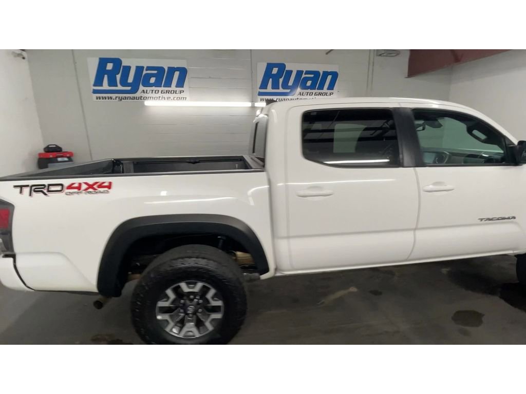 Used 2023 Toyota Tacoma TRD Off-Road image 9