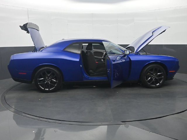 Used 2021 Dodge Challenger SXT w/ Driver Convenience Group RWD image 40