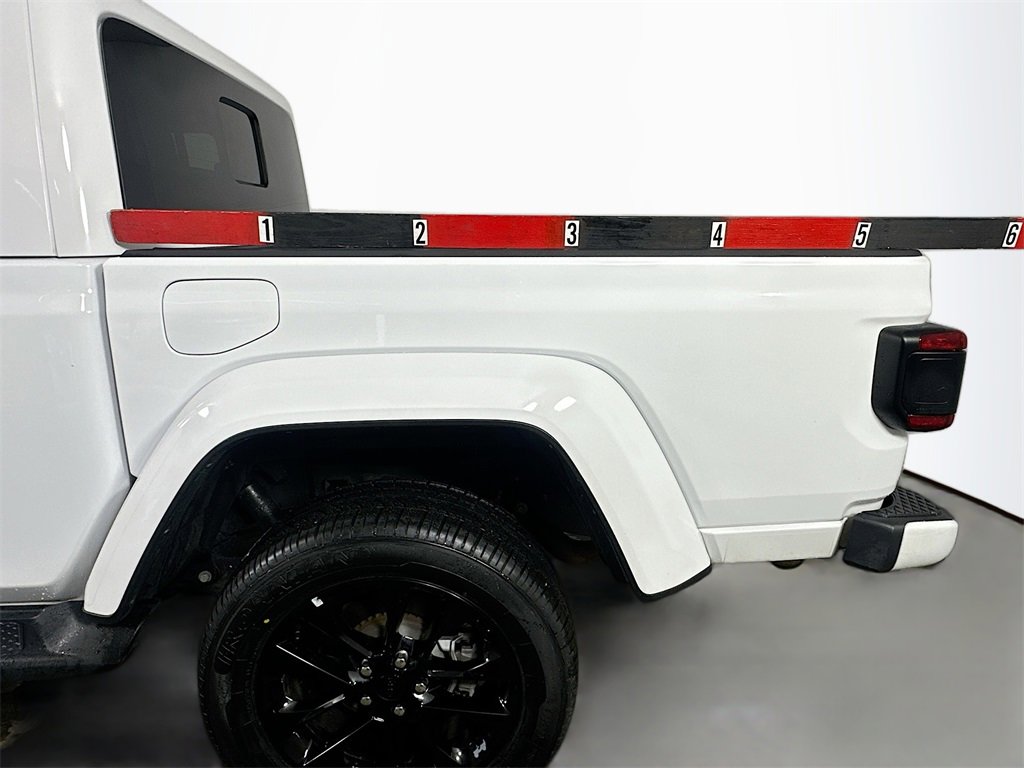 Used 2023 Jeep Gladiator Overland image 6