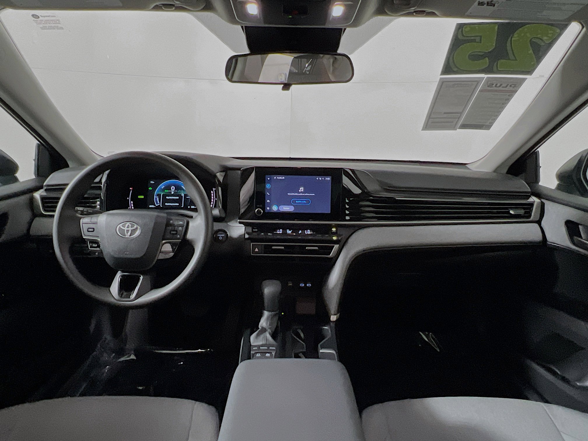 Used 2025 Toyota Camry LE image 30