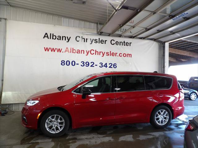 Certified 2026 Chrysler Pacifica Select