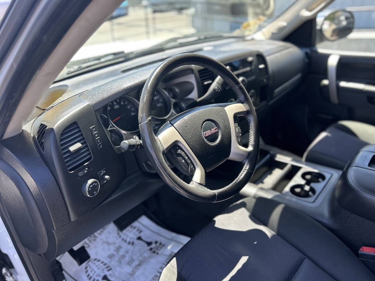 Used 2011 GMC Sierra 1500 SLE w/ Regional Value Package AWD/4WD image 9