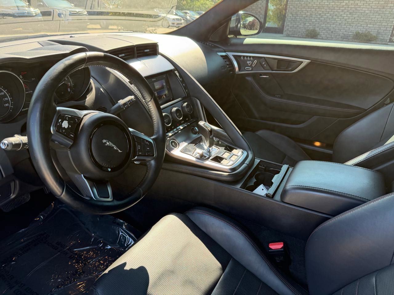 Used 2018 Jaguar F-TYPE Convertible RWD image 10