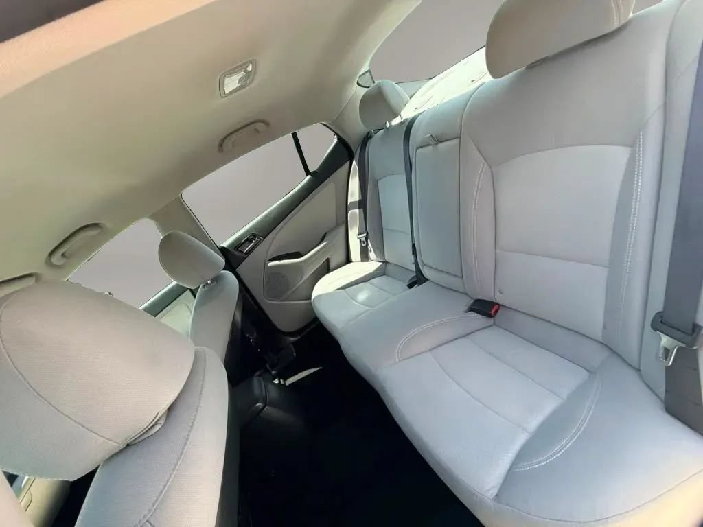 Used 2012 Kia Optima LX FWD image 21
