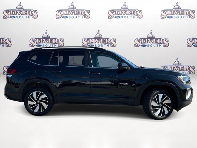 Used 2025 Volkswagen Atlas SE FWD image 2
