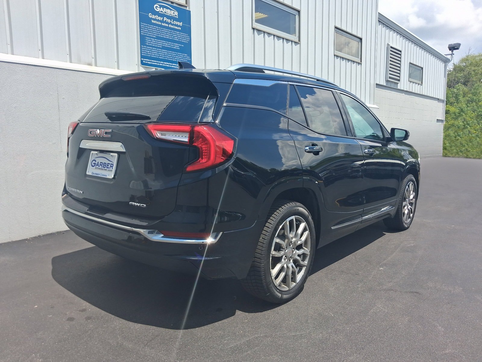 Used 2023 GMC Terrain Denali w/ LPO, Floor Liner Package AWD/4WD image 10