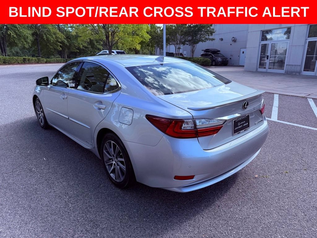 Used 2018 Lexus ES 300h w/ Luxury Package FWD image 5