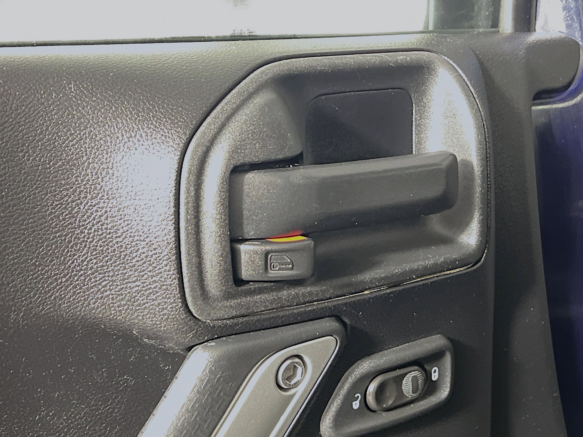 Used 2012 Jeep Wrangler Unlimited Freedom Edition image 17