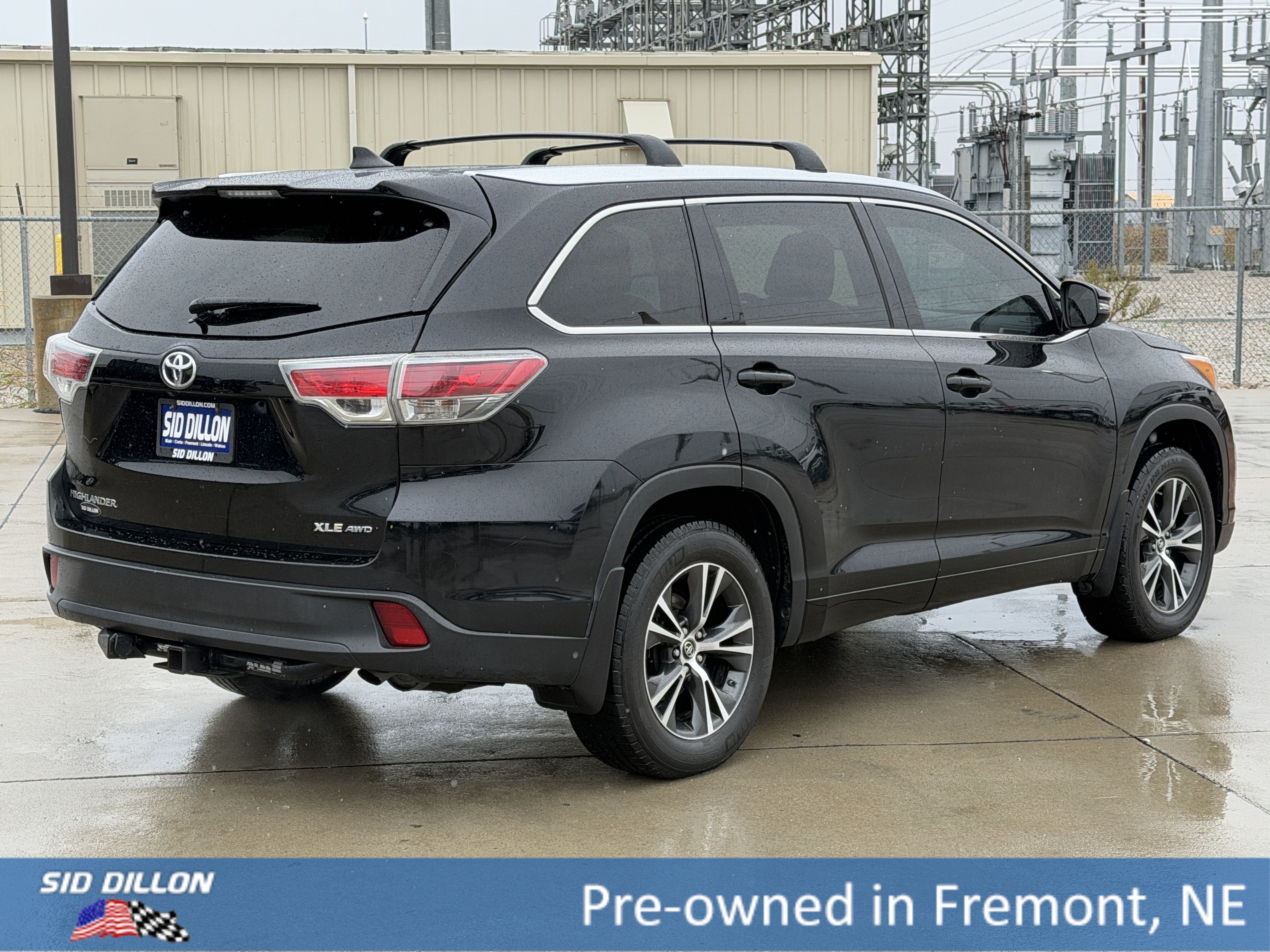 Used 2016 Toyota Highlander XLE AWD/4WD image 4
