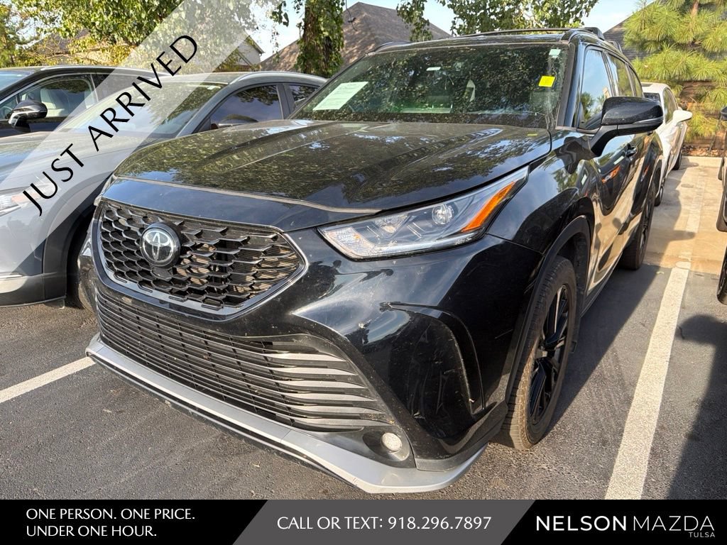Used 2023 Toyota Highlander XSE FWD image 1