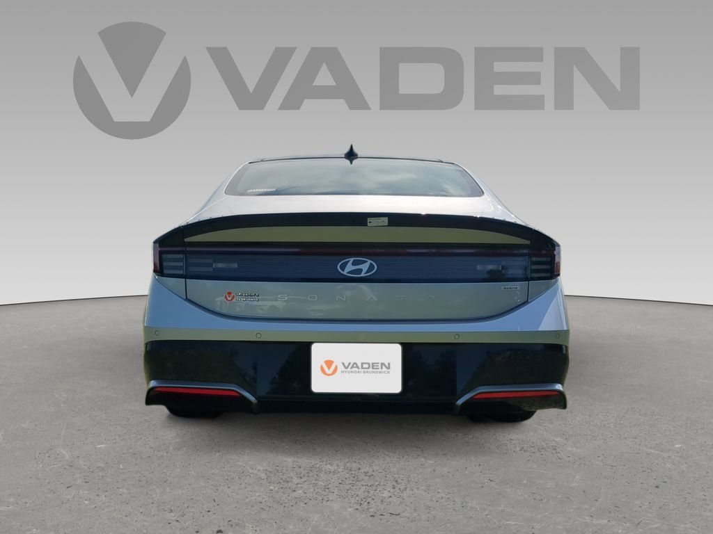 New 2025 Hyundai Sonata Limited image 24
