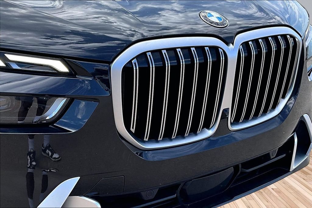 Used 2023 BMW X7 xDrive40i AWD/4WD image 27