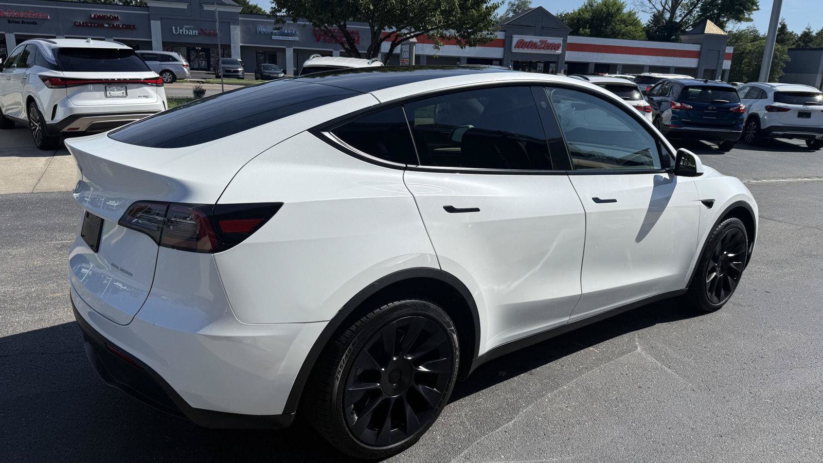 Used 2023 Tesla Model Y Long Range AWD/4WD image 7