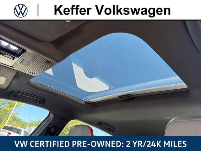Used 2024 Volkswagen GTI SE FWD image 29