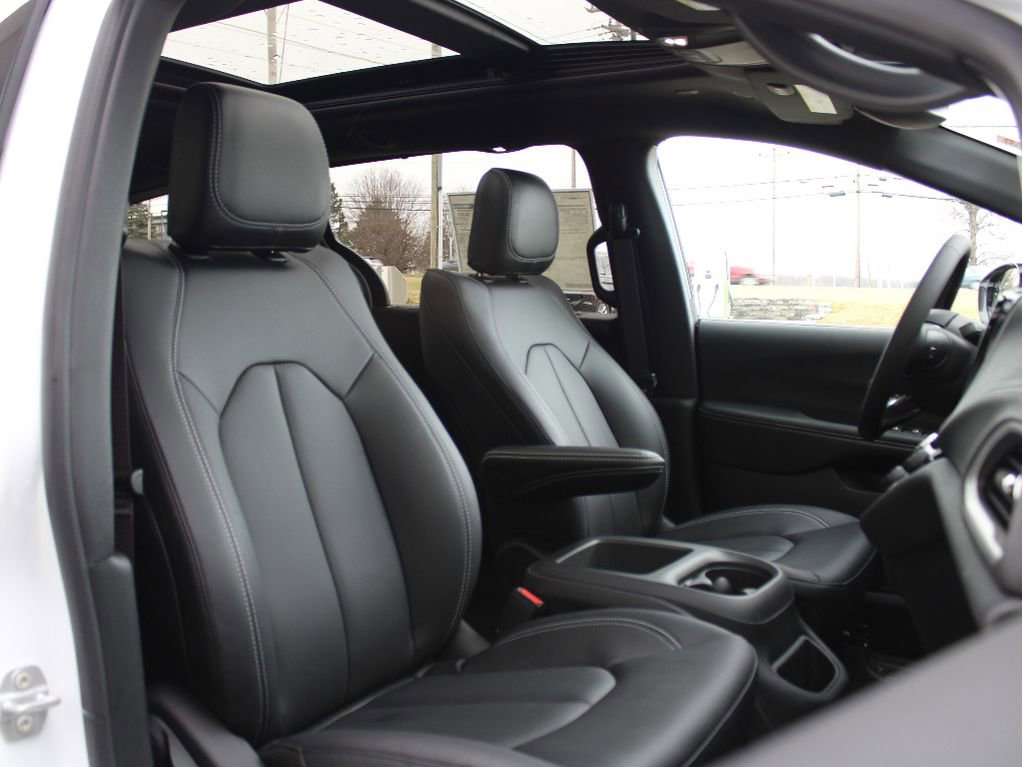 New 2026 Chrysler Pacifica Select image 27