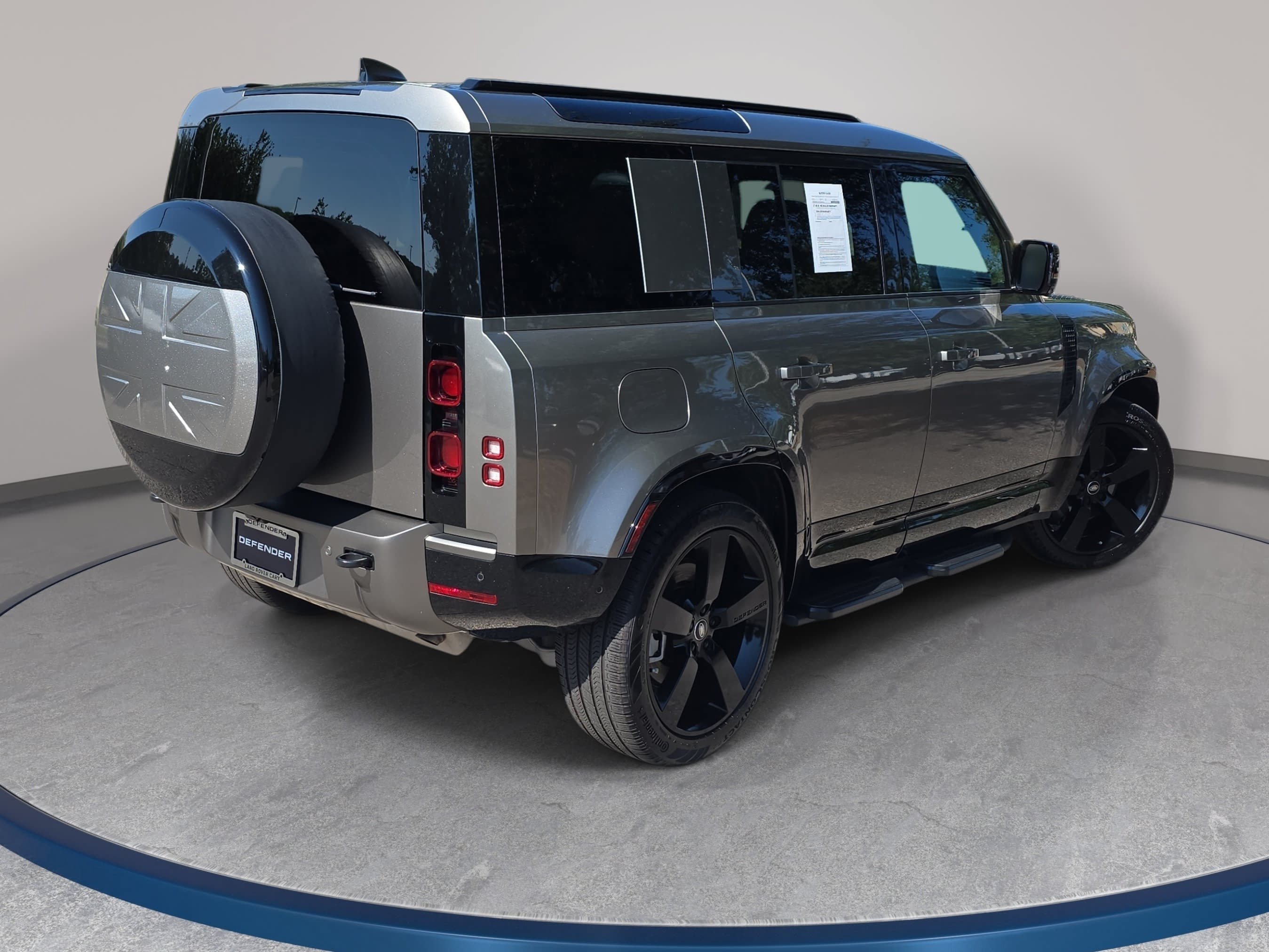 Certified 2025 Land Rover Defender 110 X-Dynamic SE AWD/4WD image 5