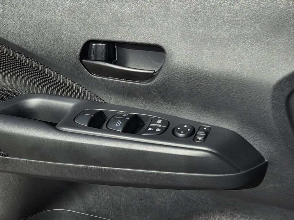 Certified 2025 Nissan Kicks Play S image 14
