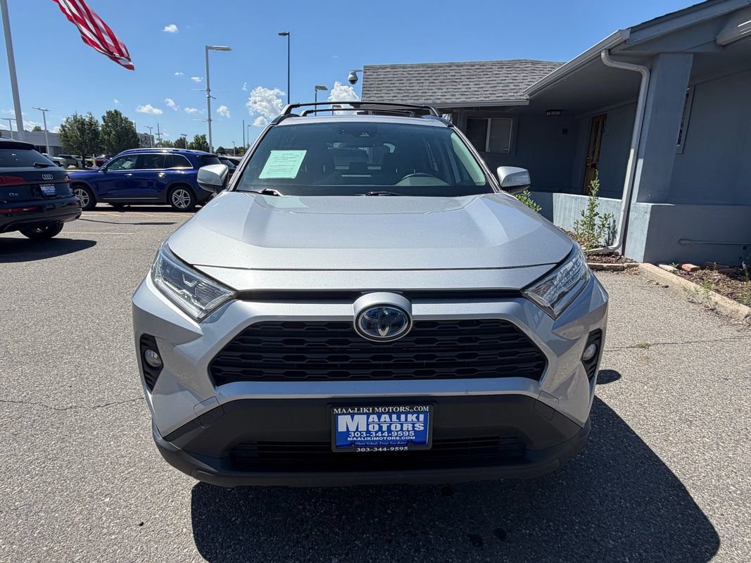 Used 2019 Toyota RAV4 XLE w/ Convenience Package AWD/4WD image 2