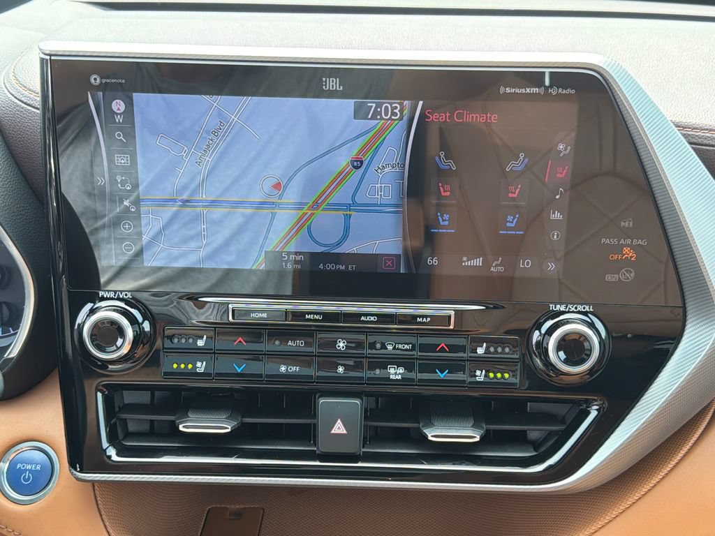 Used 2020 Toyota Highlander Platinum FWD image 29