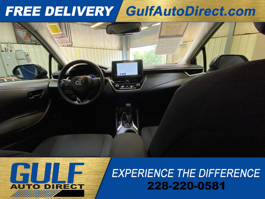 Used 2026 Toyota Corolla LE FWD image 2