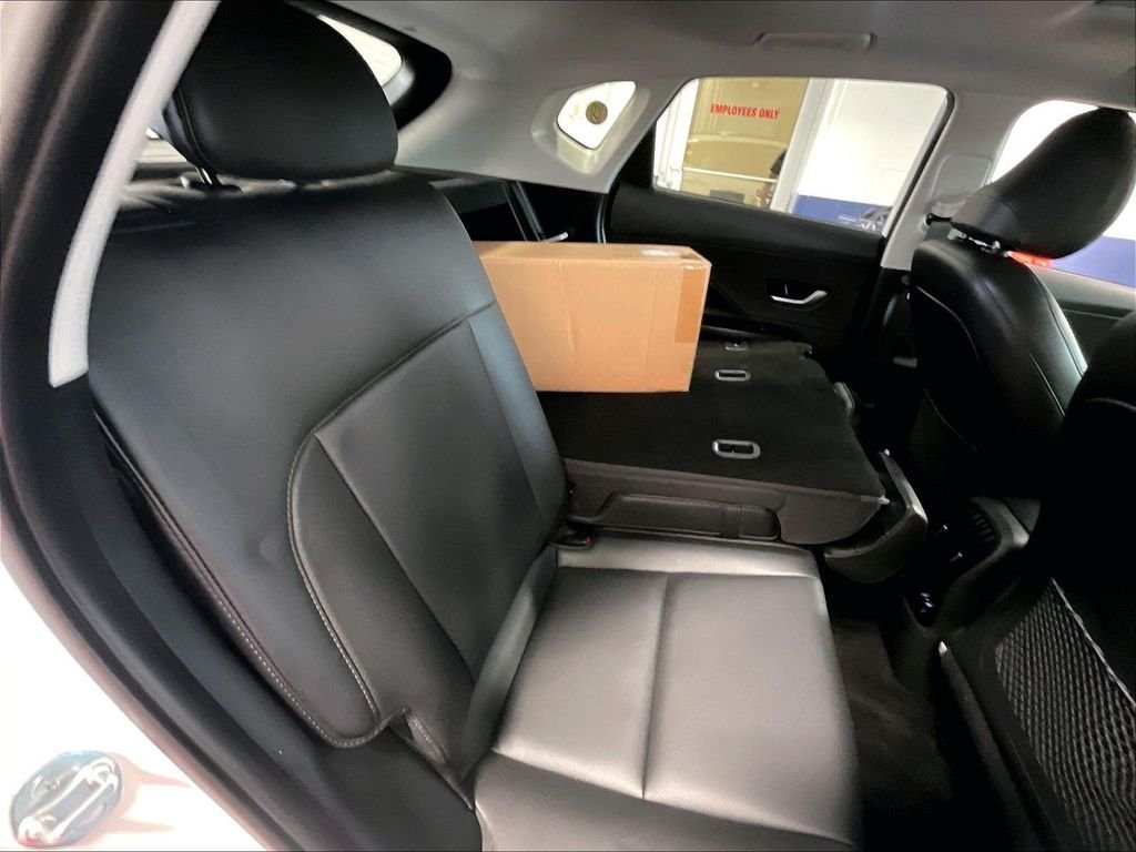 Used 2024 Hyundai Kona Limited FWD image 15