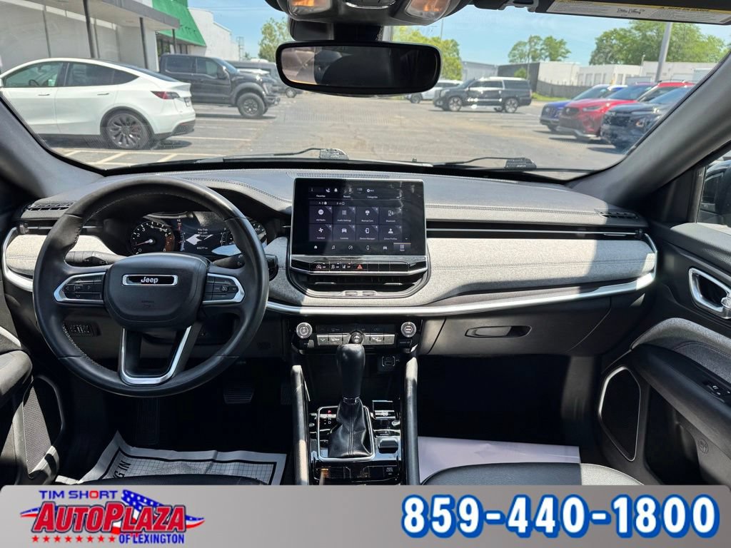 Used 2024 Jeep Compass Latitude AWD/4WD image 38