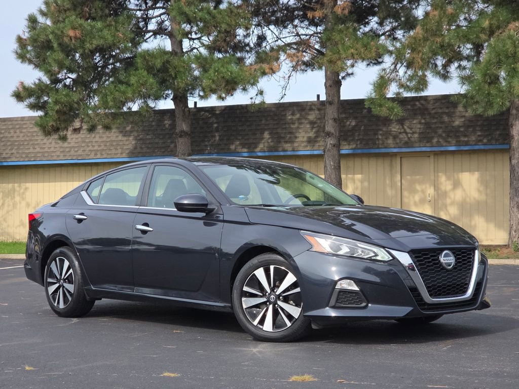 Used 2022 Nissan Altima 2.5 SV