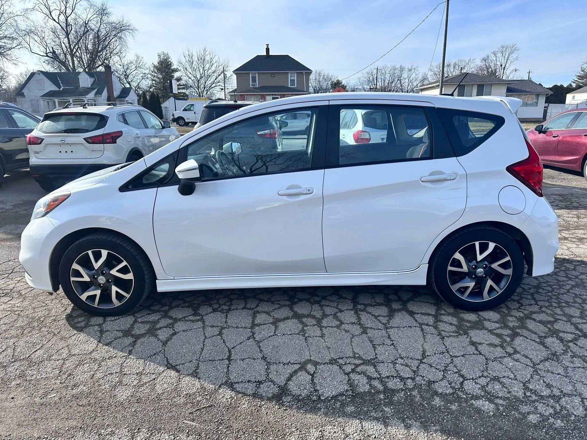 Used 2015 Nissan Versa Note SR w/ SR Tech Package image 2