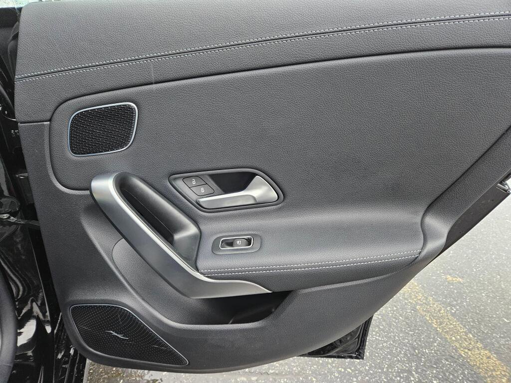 Used 2024 Mercedes-Benz CLA 250 4MATIC image 15
