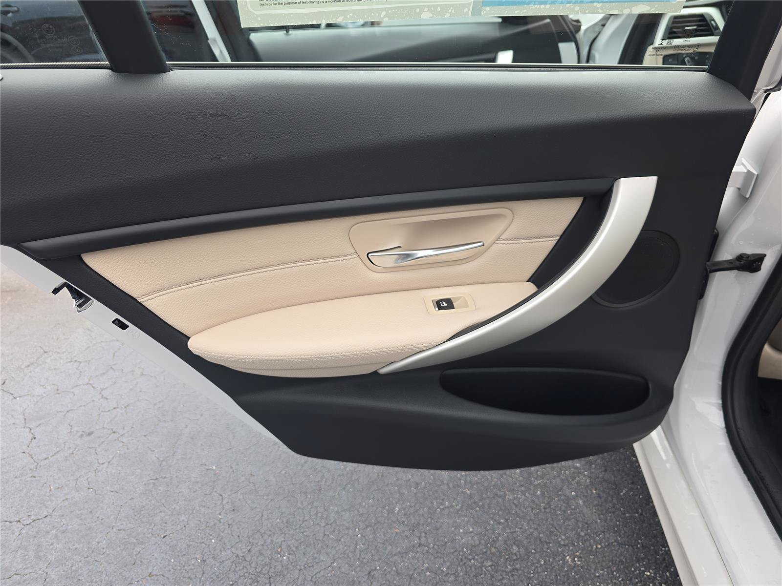 Used 2018 BMW 320i Sedan RWD image 9