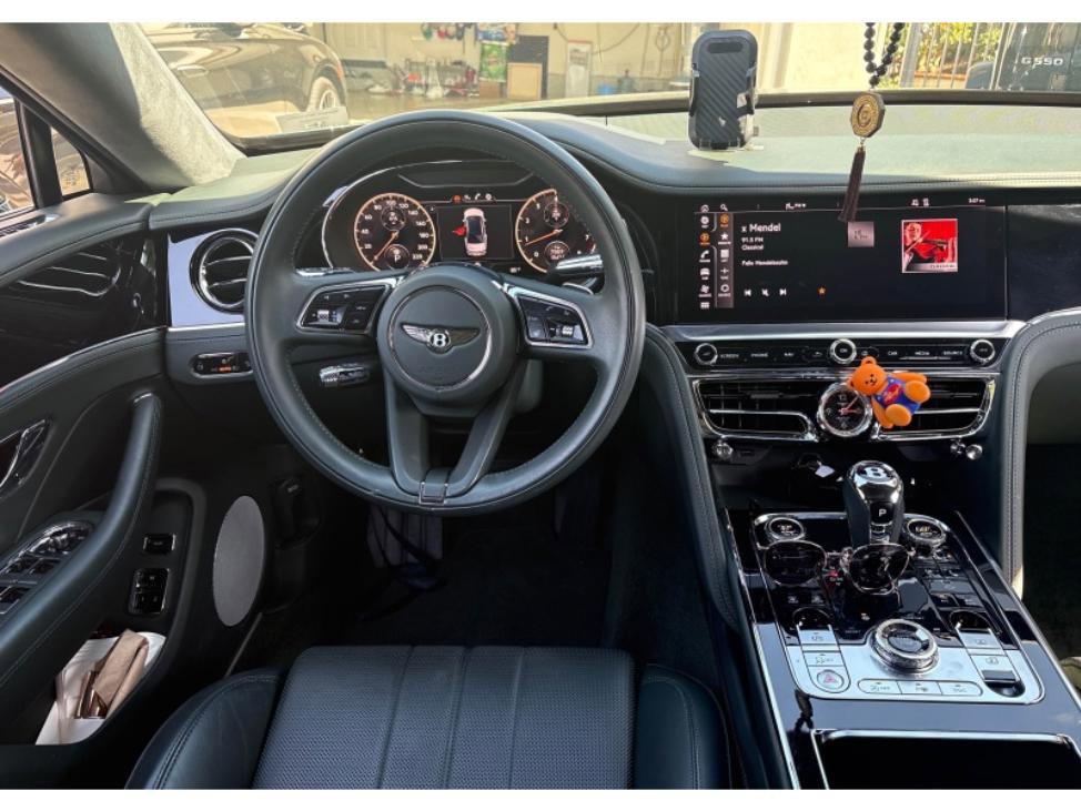 Used 2022 Bentley Flying Spur V8 AWD/4WD image 9