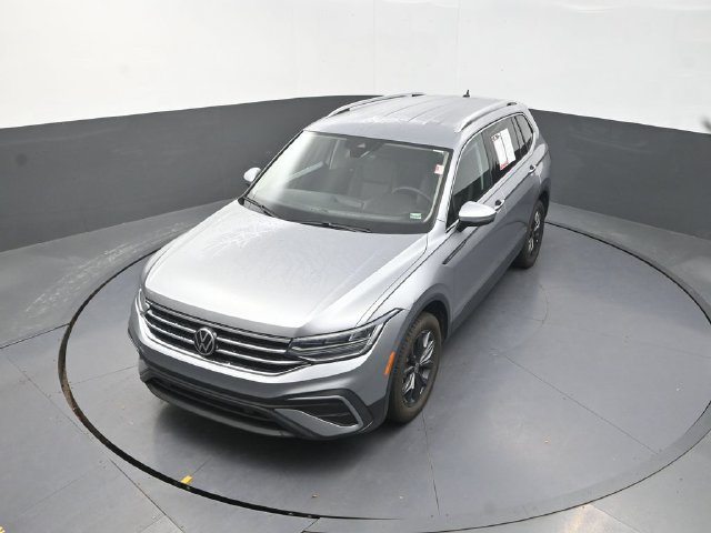 Used 2023 Volkswagen Tiguan SE FWD image 25