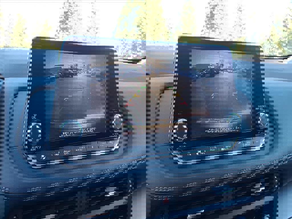 Used 2021 Nissan Rogue SV image 16