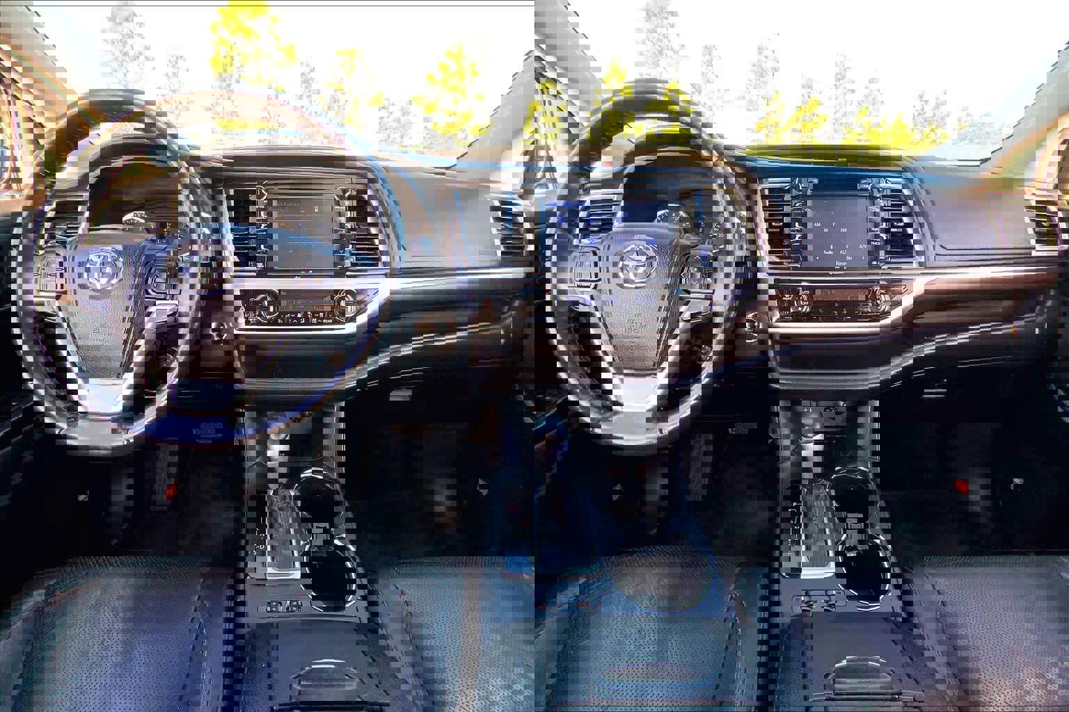 Used 2014 Toyota Highlander Limited Platinum image 14