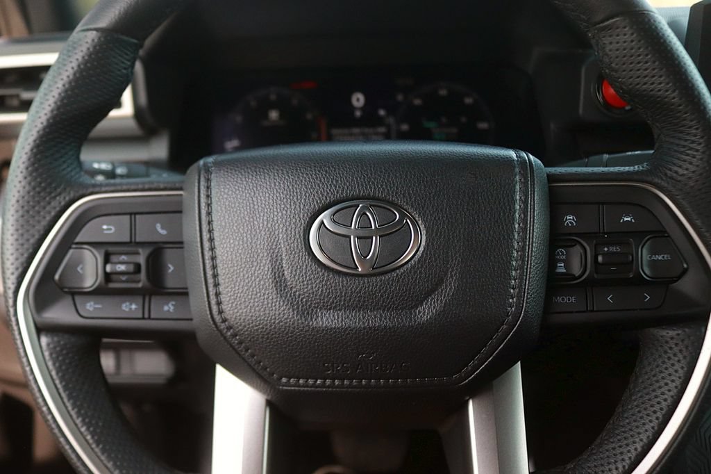 Used 2025 Toyota Tacoma TRD Off-Road AWD/4WD image 16